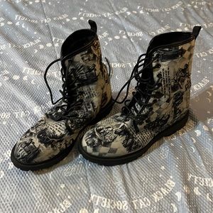 Hot Topic Alice in Wonderland Combat Boots